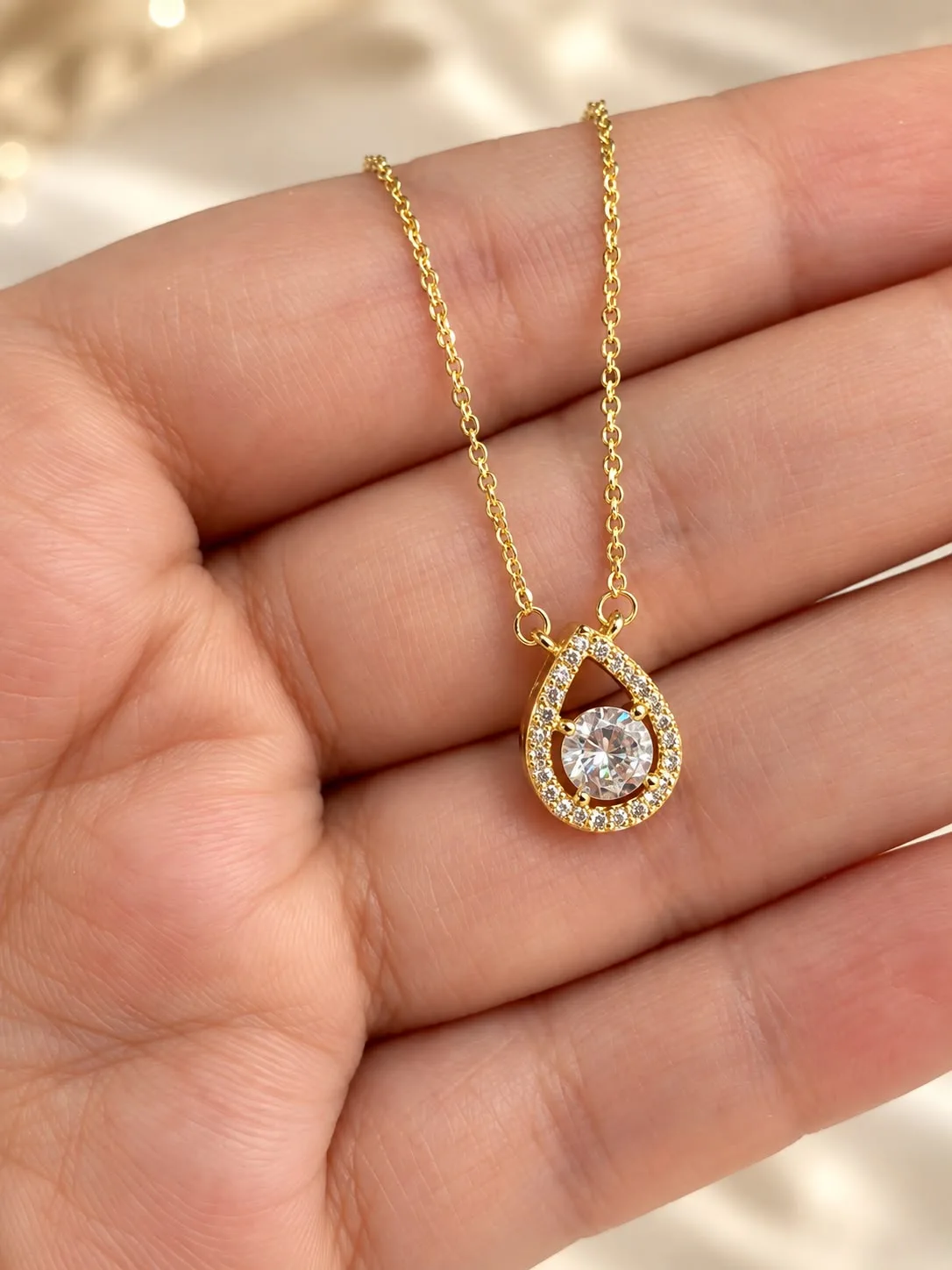 Collar Gota