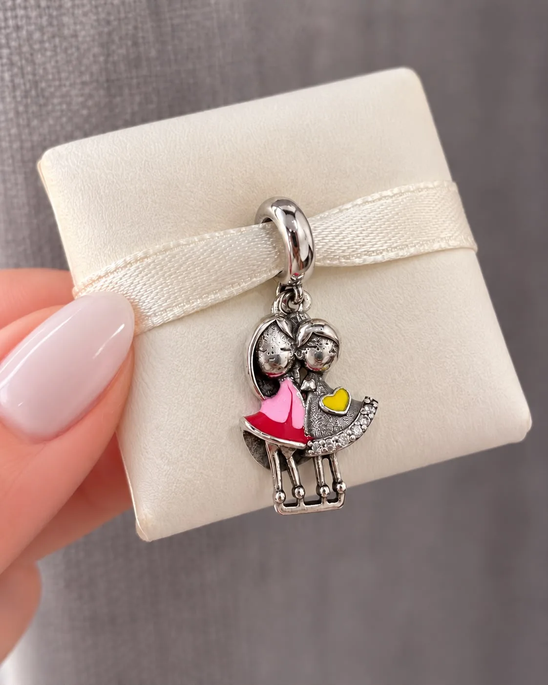 Charm Hermanas