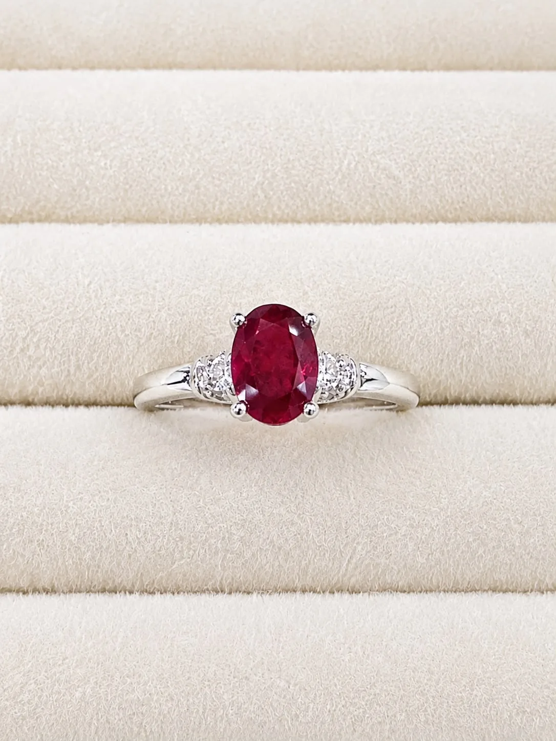 Anillo Carmesi