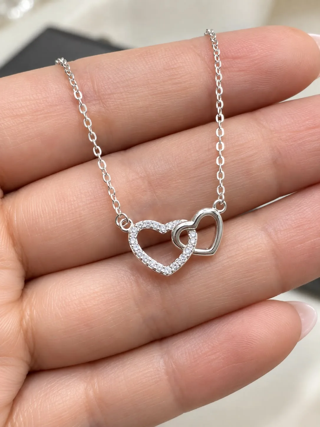 Cadena Camille