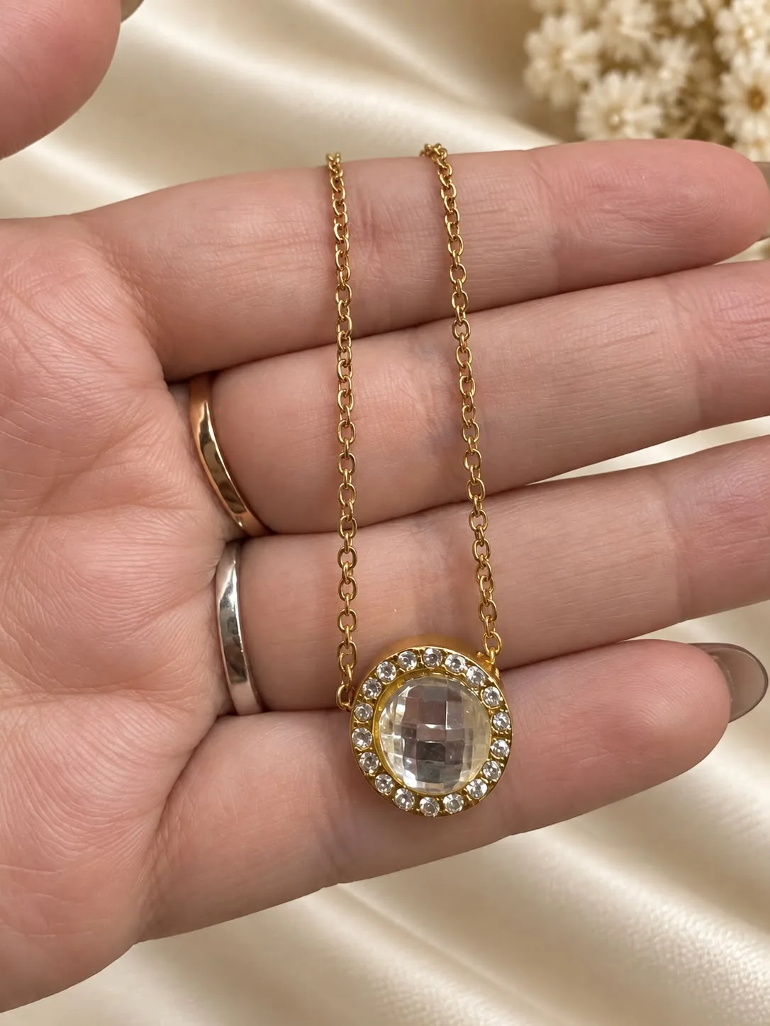 Cadena Olivia