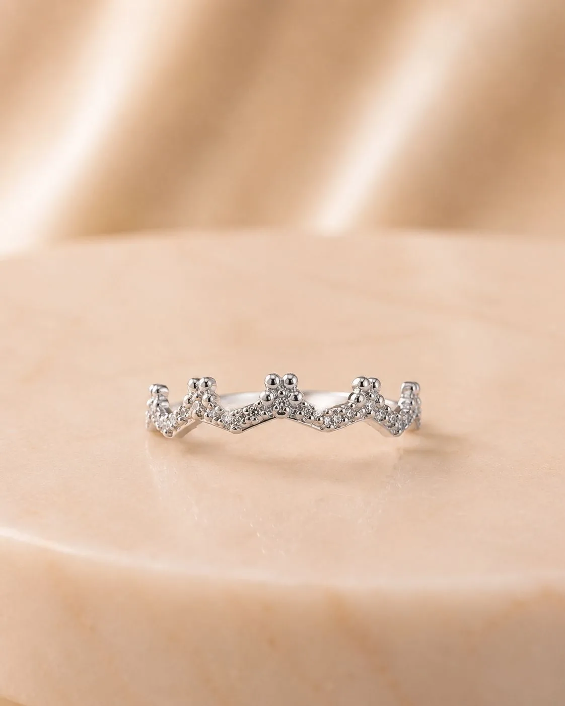 Anillo solitario Corona