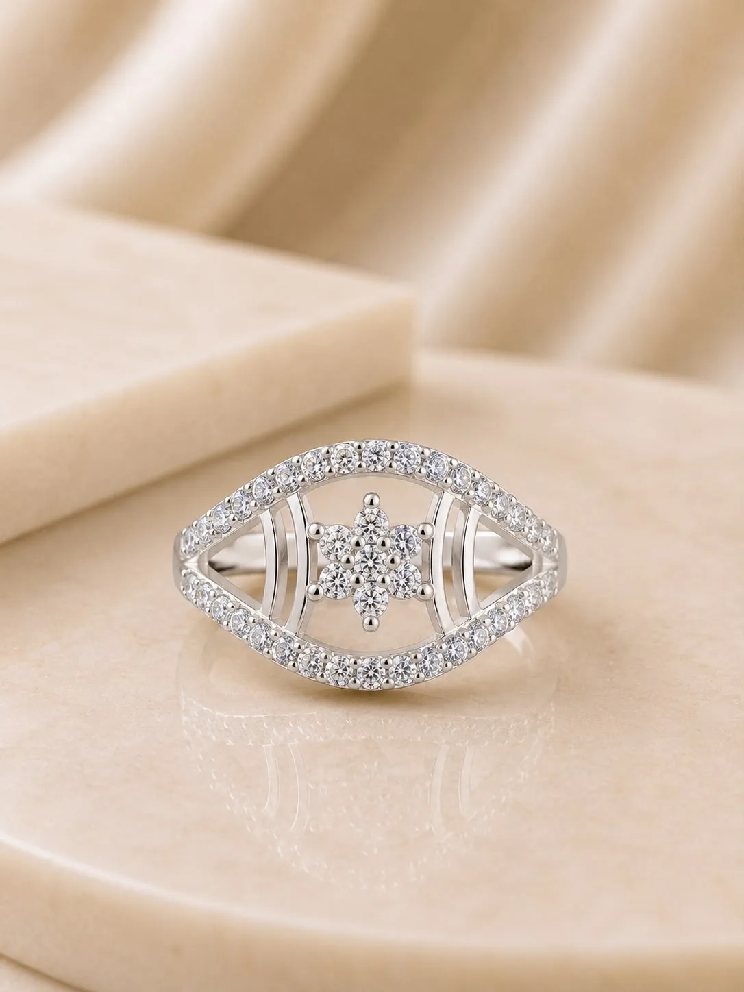 Anillo Laura