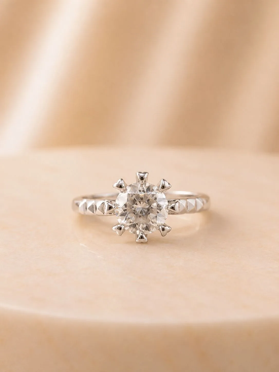 Anillo solitario Circle